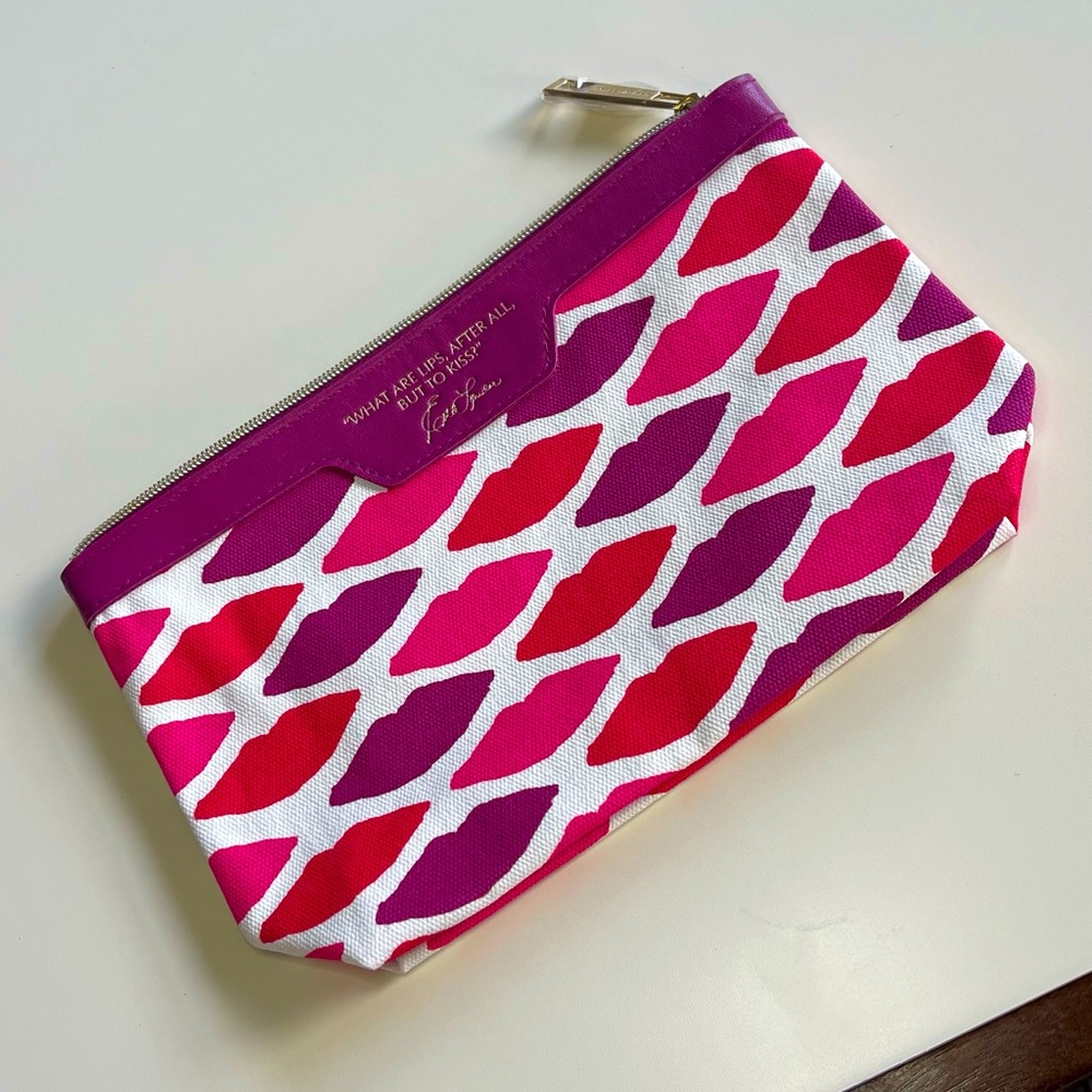 NEW! Estée Lauder Cosmetics bag